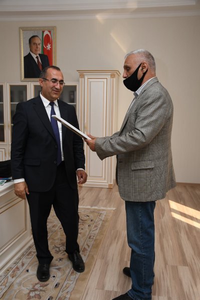 General YAP Sumqayıt şəhər təşkilatının sədrini təltif etdi - FOTO General YAP Sumqayıt şəhər təşkilatının sədrini təltif etdi - FOTO