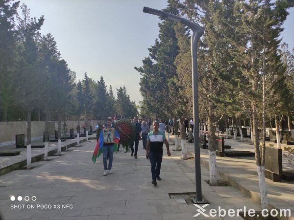 Laçında yol qəzasında həlak olan hərbçilər Sumqayıtda dəfn olunub - FOTO Laçında yol qəzasında həlak olan hərbçilər Sumqayıtda dəfn olunub - FOTO