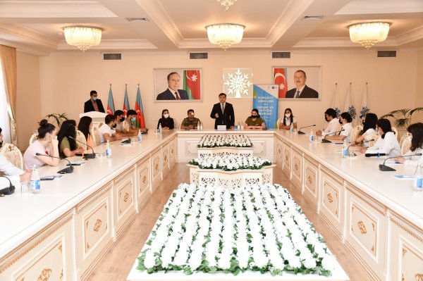 Deputat Emin Hacıyev Sumqayıtda "Uğurunu paylaş"ıb - FOTOLAR