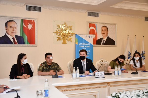 Deputat Emin Hacıyev Sumqayıtda "Uğurunu paylaş"ıb - FOTOLAR