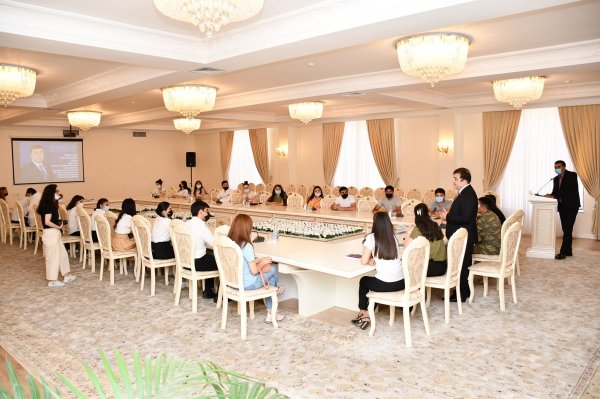 Deputat Emin Hacıyev Sumqayıtda "Uğurunu paylaş"ıb - FOTOLAR