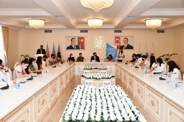 Deputat Emin Hacıyev Sumqayıtda "Uğurunu paylaş"ıb - FOTOLAR