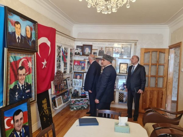 Zakir Fərəcov Polad Həşimovun anasını ziyarət edib -FOTOLAR