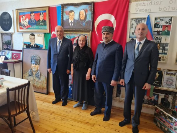 Zakir Fərəcov Polad Həşimovun anasını ziyarət edib -FOTOLAR
