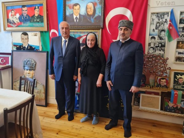 Zakir Fərəcov Polad Həşimovun anasını ziyarət edib -FOTOLAR