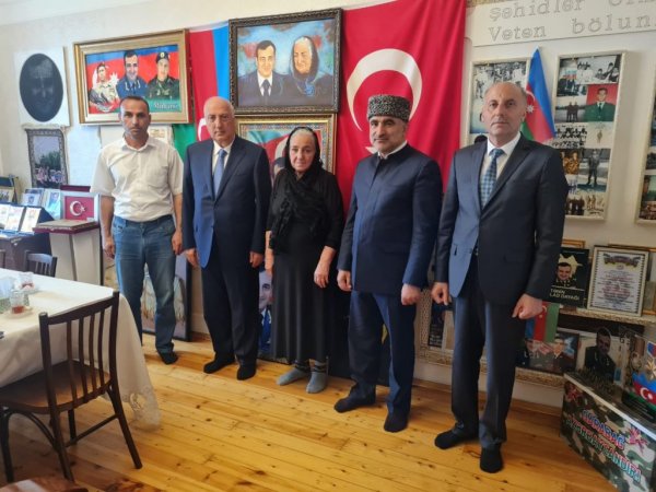 Zakir Fərəcov Polad Həşimovun anasını ziyarət edib -FOTOLAR