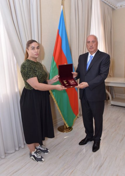 Sumqayıtda Polad Həşimovun və bir neçə hərbi qulluqçunun orden və medalları ailələrinə təqdim olundu - FOTOLAR