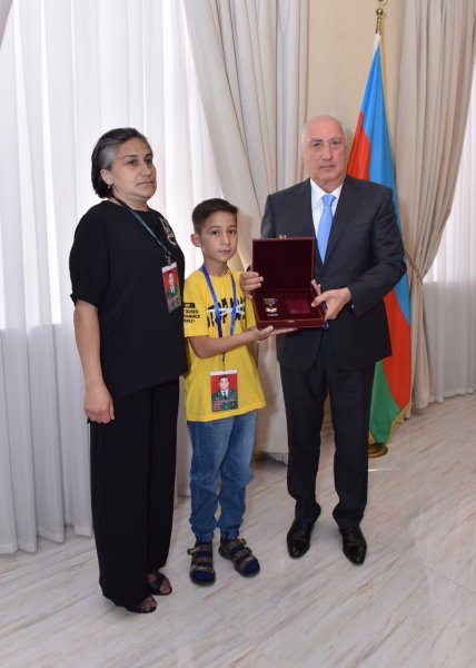 Sumqayıtda Polad Həşimovun və bir neçə hərbi qulluqçunun orden və medalları ailələrinə təqdim olundu - FOTOLAR