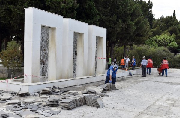 Sumqayıtda 510 şəhidin uyuduğu Şəhidlər xiyabanı təmir olunur - FOTOLAR