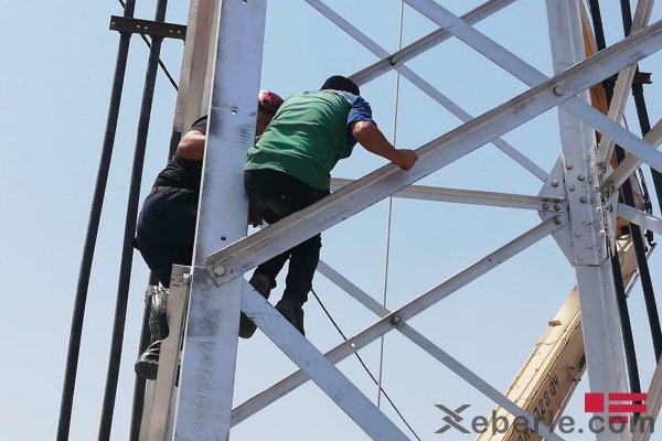 Xilasedicilər Sumqayıtda intihara cəhd edən şəxsi fikrindən daşındırdılar - FOTOLAR