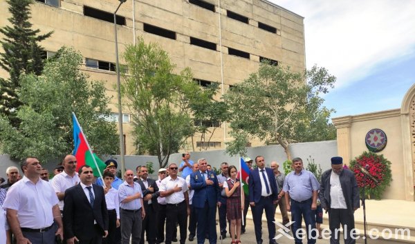 Sumqayıtda şəhid general Polad Həşimovun xatirə abidəsinin və lövhəsinin açılışı olub