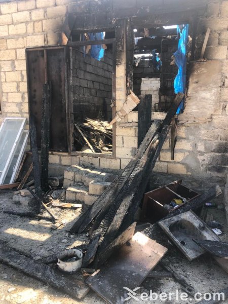 Sumqayıtda ata oğlu və gəlinin yaşadığı evi yandırdı - FOTOLAR