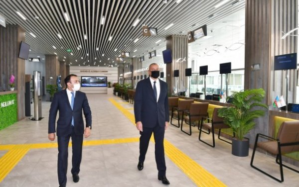 İlham Əliyev 6 saylı Bakı “ASAN xidmət” mərkəzinin AÇILIŞINDA - FOTOLAR