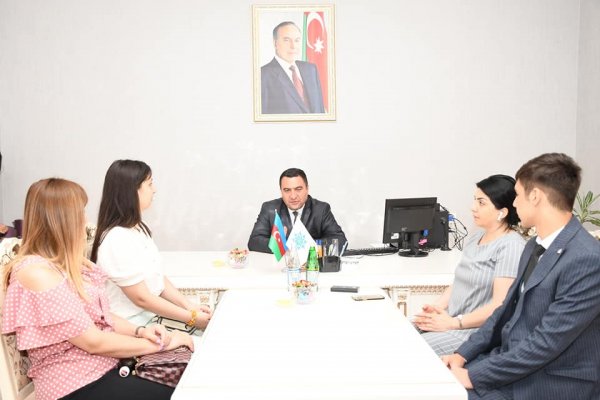 Sumqayıtda deputat qəbul imtahanlarında yüksək nəticə göstərən abituriyentlərlə görüşdü - FOTO