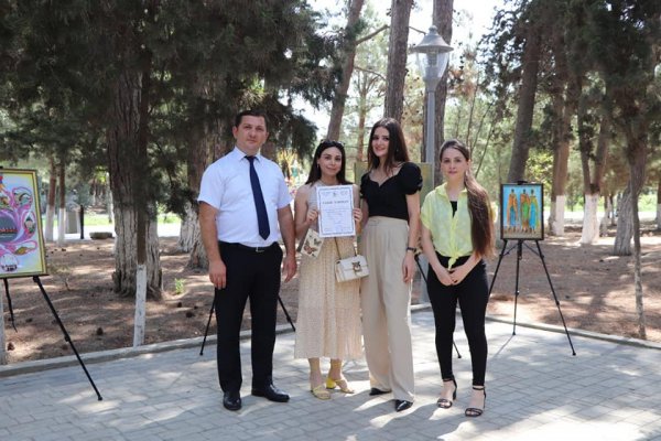 Sumqayıtda “12 Avqust – Beynəlxalq Gənclər Günü” münasibətilə rəsm sərgisi keçirildi -FOTO
