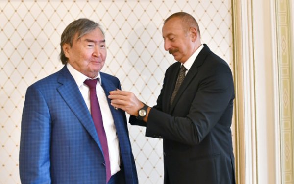 Prezident Oljas Süleymenovu qəbul etdi - Fotolar