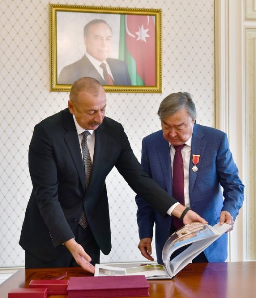 Prezident Oljas Süleymenovu qəbul etdi - Fotolar