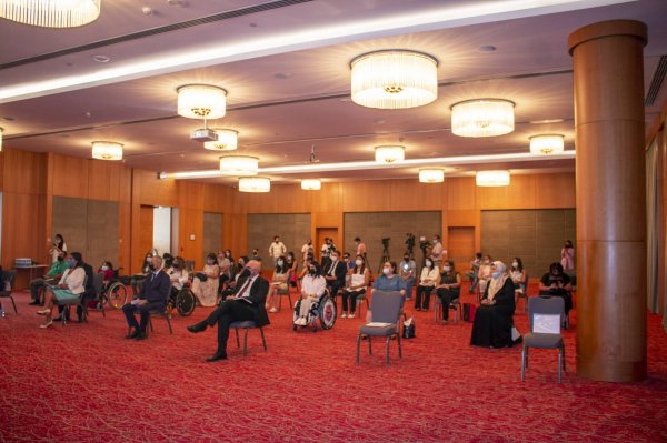 Media əlillilyi olan qadınlara və Qarabağ müharibəsi veteranlarına diqqəti artırır