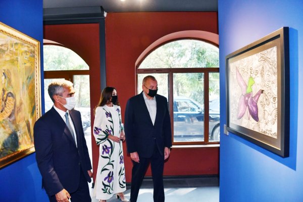 Prezident və xanımı Şuşada sərgilərlə tanış olublar - Fotolar