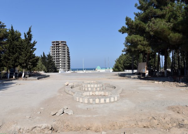Sumqayıt Şəhidlər Xiyabanında təmir işləri davam edir - FOTOLAR
