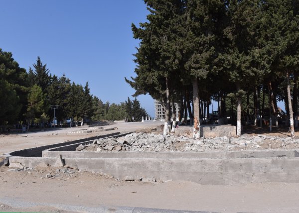 Sumqayıt Şəhidlər Xiyabanında təmir işləri davam edir - FOTOLAR