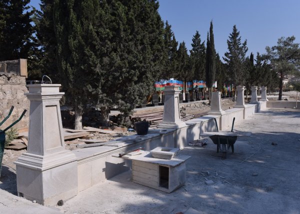 Sumqayıt Şəhidlər Xiyabanında təmir işləri davam edir - FOTOLAR