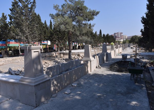 Sumqayıt Şəhidlər Xiyabanında təmir işləri davam edir - FOTOLAR