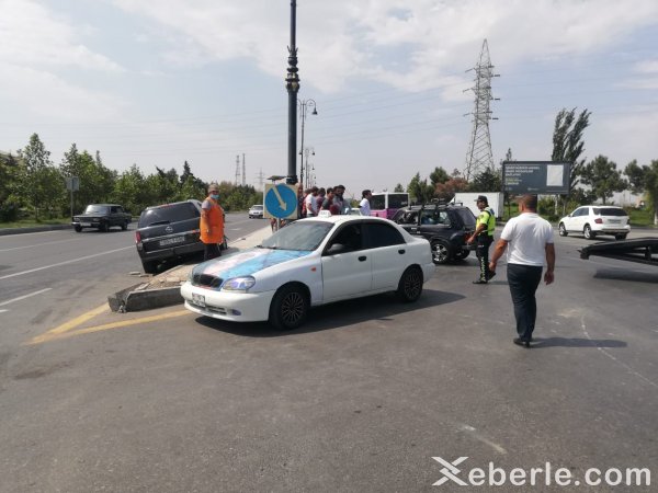 Sumqayıtda iki avtomobil toqquşub, xəsarət alanlar var - FOTO