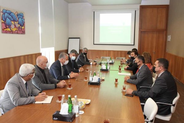 Sumqayıtın deputatları nazirlə birgə Balaxanıda: analoji zavod Sumqayıtda da yaradıla bilər -FOTOLAR