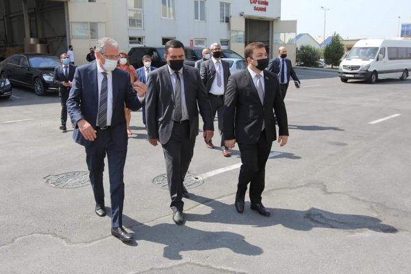 Sumqayıtın deputatları nazirlə birgə Balaxanıda: analoji zavod Sumqayıtda da yaradıla bilər -FOTOLAR