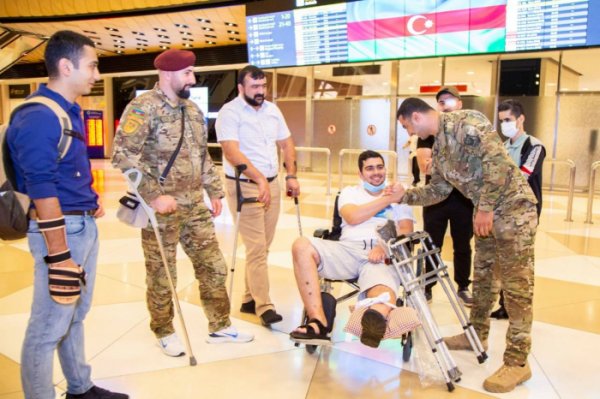 Türkiyəyə göndərilən daha 11 qazimiz vətənə qayıdıb