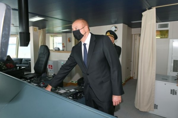 İlham Əliyev “Kəlbəcər” tankerinin istismara verilməsi mərasimində - FOTOLAR