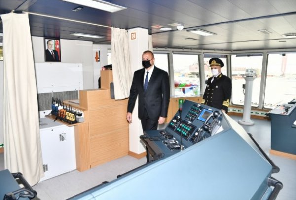 İlham Əliyev “Kəlbəcər” tankerinin istismara verilməsi mərasimində - FOTOLAR