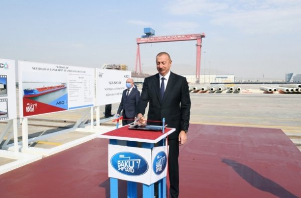İlham Əliyev “Kəlbəcər” tankerinin istismara verilməsi mərasimində - FOTOLAR