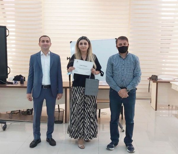 Sumqayıtda “Gənc Müəllimlərin Layihə İdarəçiliyi” mövzusunda  təlim keçirilib - FOTO