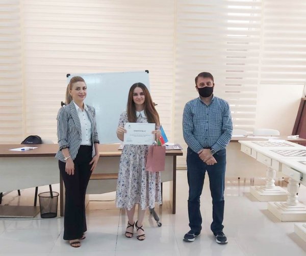 Sumqayıtda “Gənc Müəllimlərin Layihə İdarəçiliyi” mövzusunda  təlim keçirilib - FOTO
