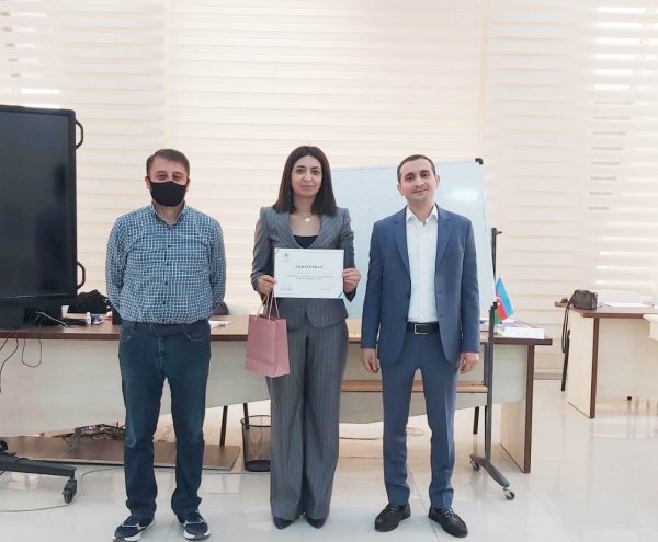 Sumqayıtda “Gənc Müəllimlərin Layihə İdarəçiliyi” mövzusunda  təlim keçirilib - FOTO