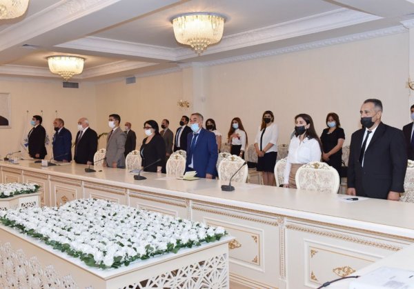 Sumqayıtda təhsil işçilərinin ənənəvi sentyabr konfransı keçirilib - FOTOLAR Sumqayıtda təhsil işçilərinin ənənəvi sentyabr konfransı keçirilib - FOTOLAR