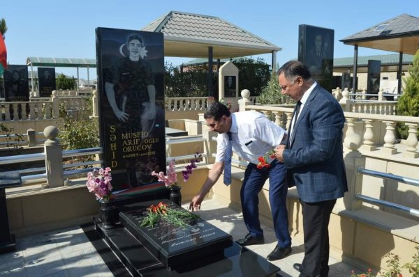 Aprel şəhidinin ailəsinə ziyarət edilib - FOTOLAR