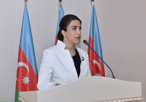 Zakir Fərəcov yüksək bal toplayan məzunlarla görüşdü – FOTOLAR