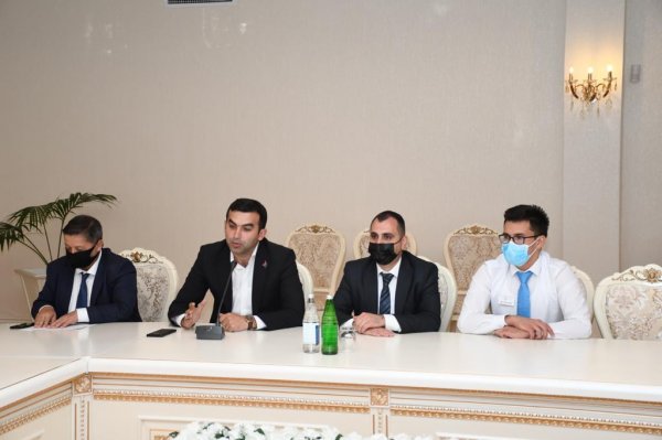 Sumqayıtda deputatlar Hicran Hüseynova və Emin Hacıyev "ASAN xidmət" mərkəzinin könüllüləri ilə görüşüblər -FOTOLAR