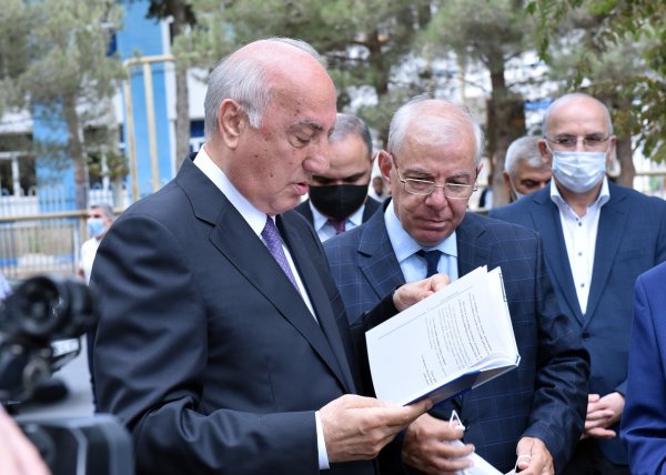 Sumqayıtda generalın atasının xatirəsi əbədiləsdirildi - FOTOLAR Sumqayıtda generalın atasının xatirəsi əbədiləsdirildi - FOTOLAR