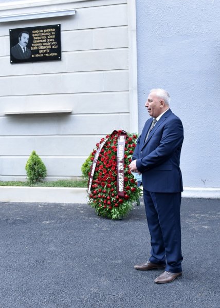 Sumqayıtda generalın atasının xatirəsi əbədiləsdirildi - FOTOLAR Sumqayıtda generalın atasının xatirəsi əbədiləsdirildi - FOTOLAR