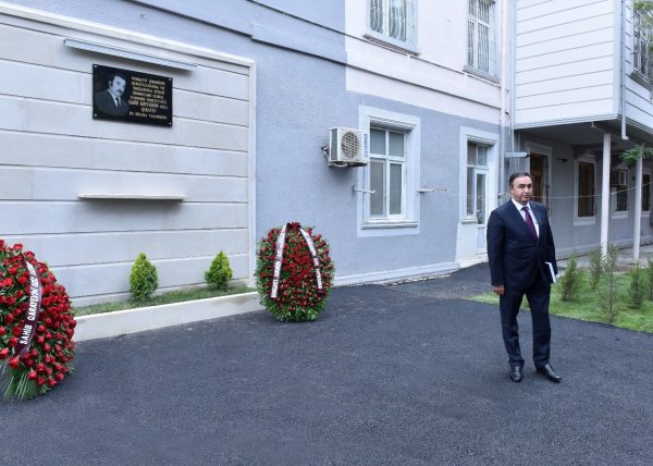 Sumqayıtda generalın atasının xatirəsi əbədiləsdirildi - FOTOLAR Sumqayıtda generalın atasının xatirəsi əbədiləsdirildi - FOTOLAR