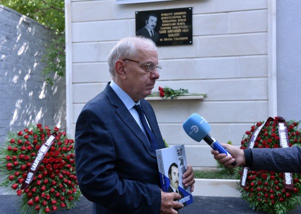Sumqayıtda generalın atasının xatirəsi əbədiləsdirildi - FOTOLAR Sumqayıtda generalın atasının xatirəsi əbədiləsdirildi - FOTOLAR