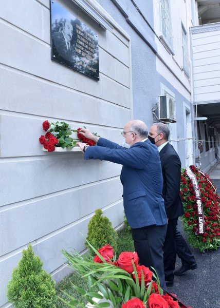 Sumqayıtda generalın atasının xatirəsi əbədiləsdirildi - FOTOLAR Sumqayıtda generalın atasının xatirəsi əbədiləsdirildi - FOTOLAR