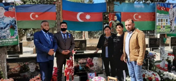 Sumqayıtda incəsənət məktəbinin kollektivi şəhidlərin xatirəsini anıblar -FOTOLAR