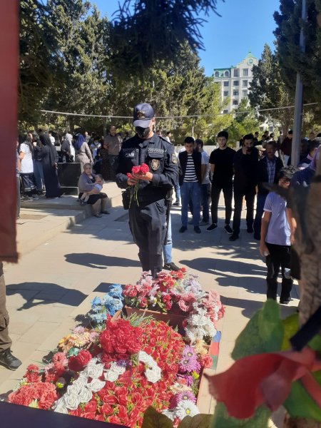 Sumqayıt Polis İdarəsinin kollektivi şəhid polislərin xatirəsini anıblar – FOTOLAR