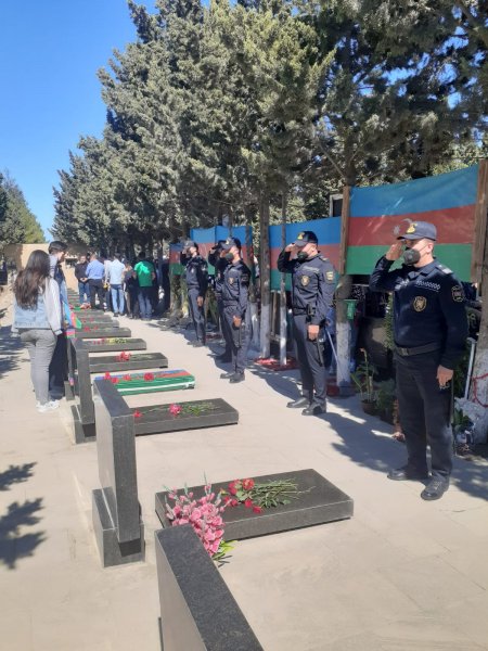 Sumqayıt Polis İdarəsinin kollektivi şəhid polislərin xatirəsini anıblar – FOTOLAR