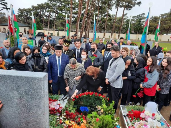 Sumqayıtın deputatları şəhid Cəbrayıl Dövlətzadənin anım günündə iştirak ediblər – FOTO